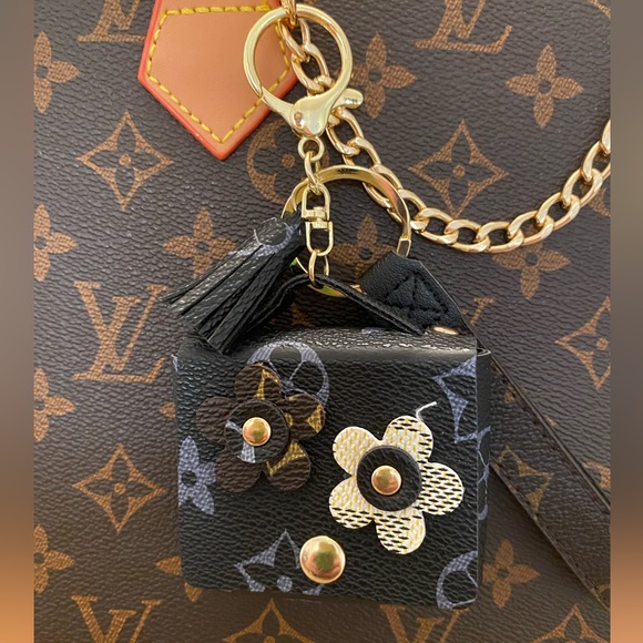 Purse Handbag Accessories Chain Charms Leather Mini

HANDBAG IS NOT INCLUDED - Picture 1 of 16
